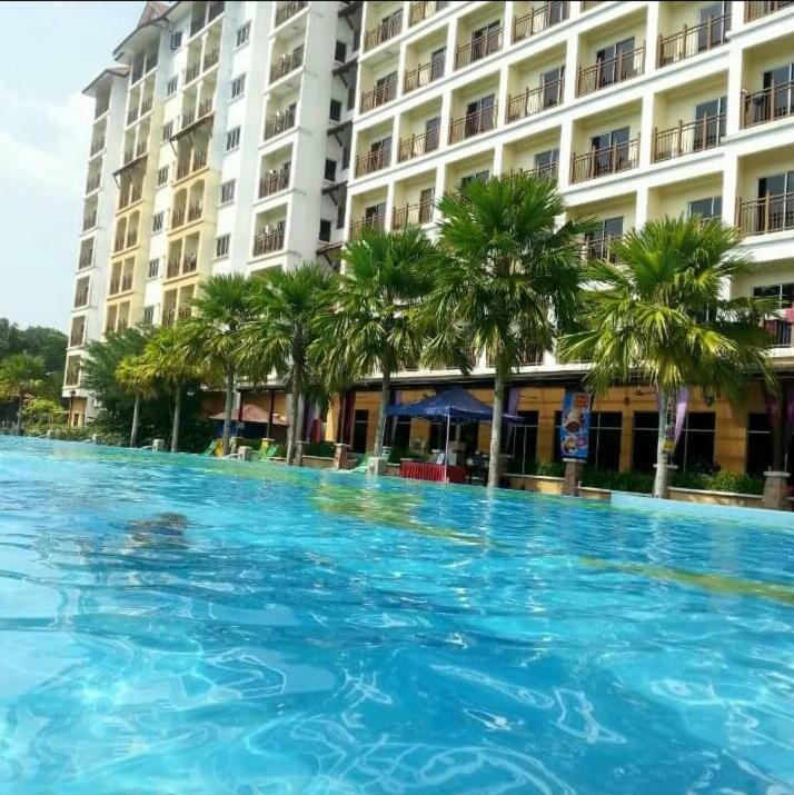 Sanie Guest Room Suria A' Apartment, Bukit Merah Laketown Resort Kampong Kubu Gajah  Bagian luar foto